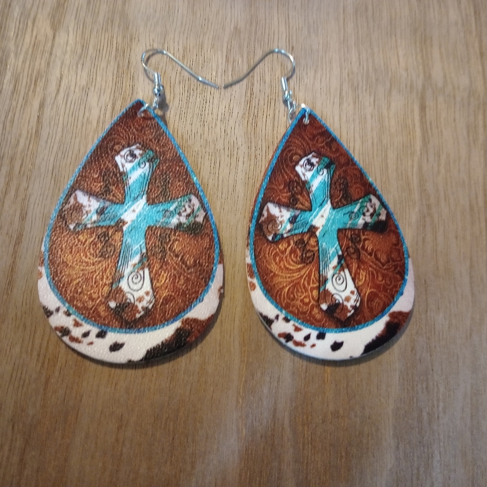 Western style cross tear drop earrings - Picture 3 of 5